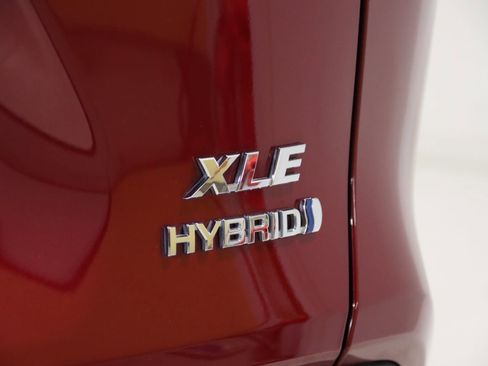 Used 2022 Toyota RAV4 XLE image 20