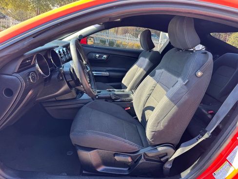 Used 2015 Ford Mustang V6 2dr Fastback image 10