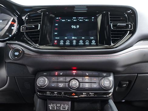 Used 2024 Dodge Durango GT AWD/4WD image 14