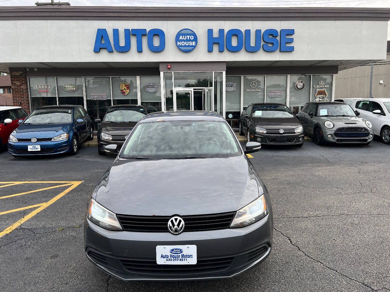 Used 2012 Volkswagen Jetta SE FWD image 2