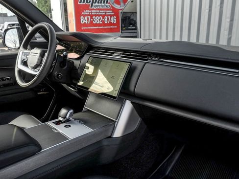New 2026 Land Rover Range Rover SV image 24