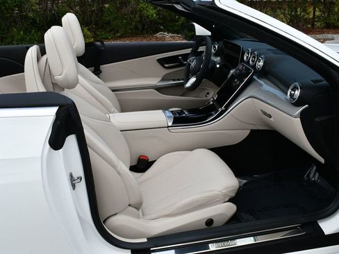 Used 2024 Mercedes-Benz CLE 300 4MATIC Cabriolet w/ Driver Assistance Package image 66