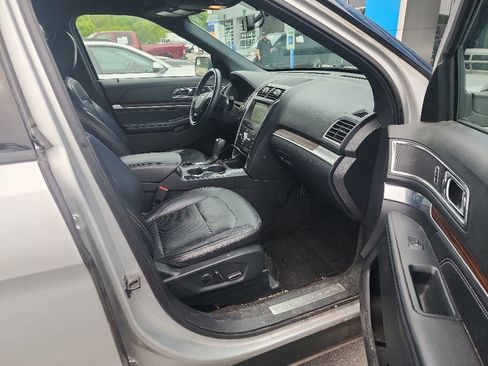 Used 2018 Ford Explorer Limited FWD image 14