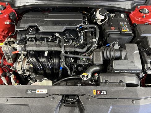 Used 2023 Hyundai Elantra Limited w/ Cargo Package image 28