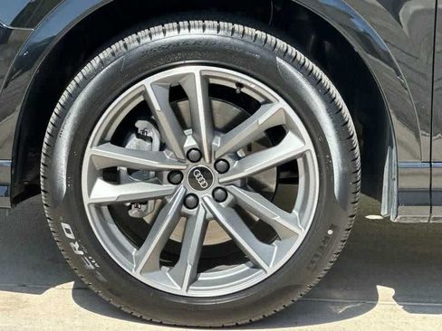 Used 2025 Audi Q3 2.0T Premium w/ Black Optic Sport Package AWD/4WD image 25