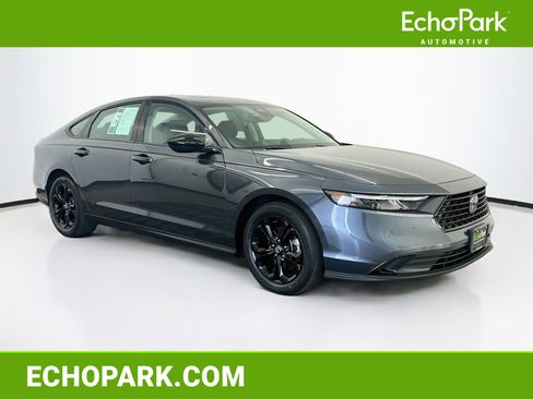 Used 2025 Honda Accord SE image 1