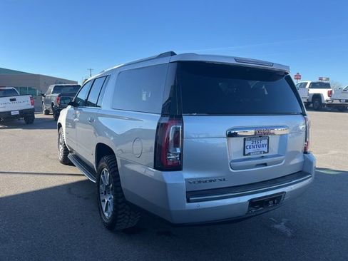 Used 2019 GMC Yukon XL Denali image 10