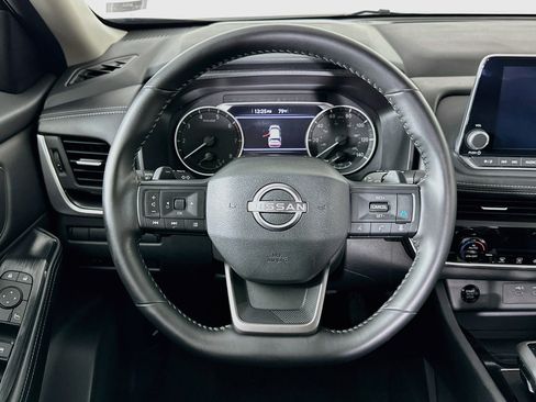 Used 2025 Nissan Rogue SV FWD image 18