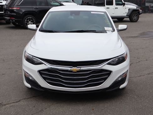 Used 2024 Chevrolet Malibu LT image 3