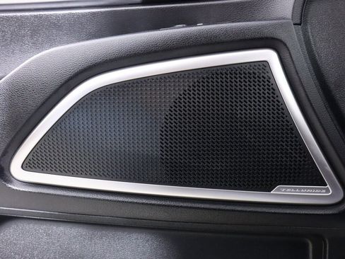 Used 2024 Kia Telluride EX w/ EX Captain's Chair Package FWD image 28