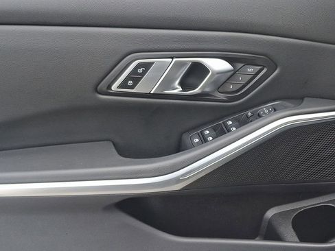 Certified 2023 BMW 330i xDrive Sedan w/ Convenience Package image 13