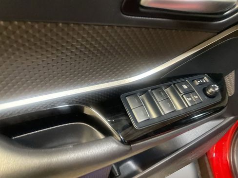 Certified 2020 Toyota C-HR Limited image 17