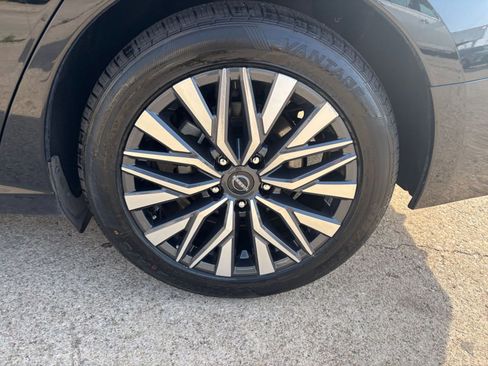 Used 2025 Nissan Altima 2.5 SV FWD image 30