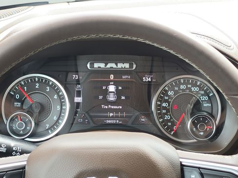 Used 2025 RAM 1500 Laramie AWD/4WD image 11