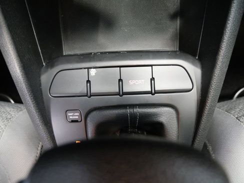 Used 2018 Kia Rio S image 27