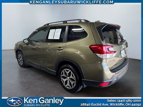 Used 2023 Subaru Forester Premium AWD/4WD image 3