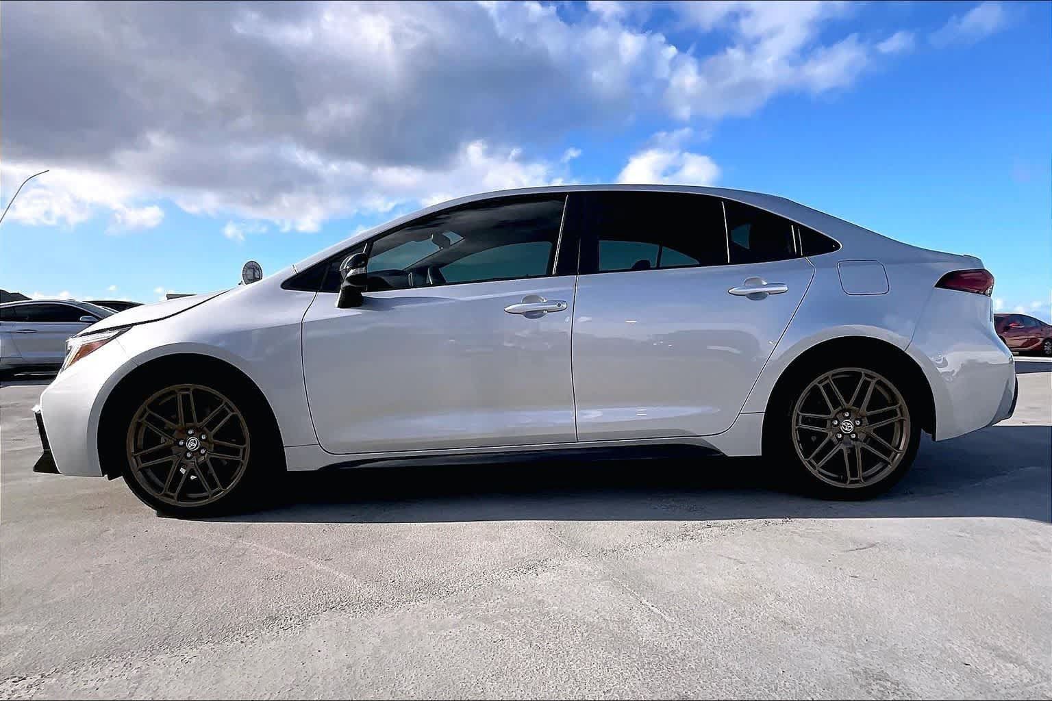 Used 2024 Toyota Corolla Hybrid Sedan FWD image 3