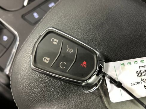 Used 2023 Cadillac XT6 Luxury image 22