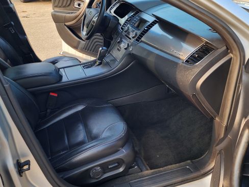 Used 2015 Ford Taurus SEL image 9