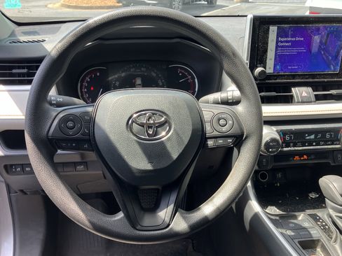 Used 2023 Toyota RAV4 XLE w/ Convenience Package FWD image 8
