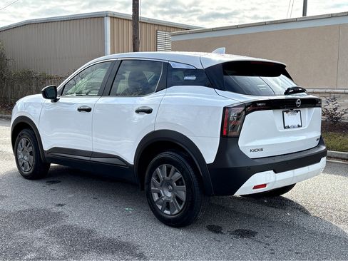 Certified 2025 Nissan Kicks S image 26
