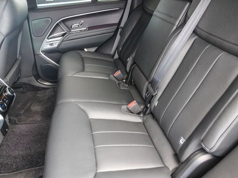 Used 2025 Land Rover Range Rover SE AWD/4WD image 20