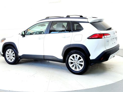 Certified 2023 Toyota Corolla Cross LE w/ Moonroof Package image 4