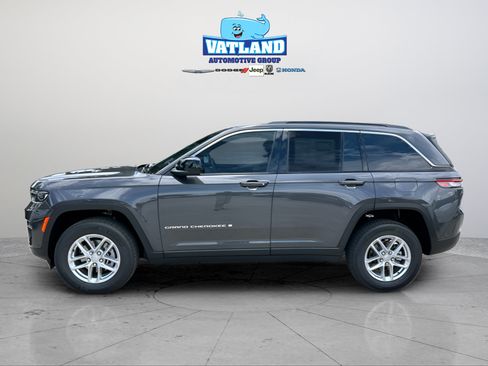 New 2026 Jeep Grand Cherokee 2WD image 2