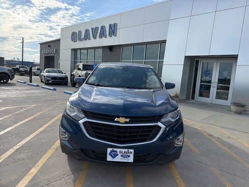 Used 2021 Chevrolet Equinox LT AWD/4WD image 2