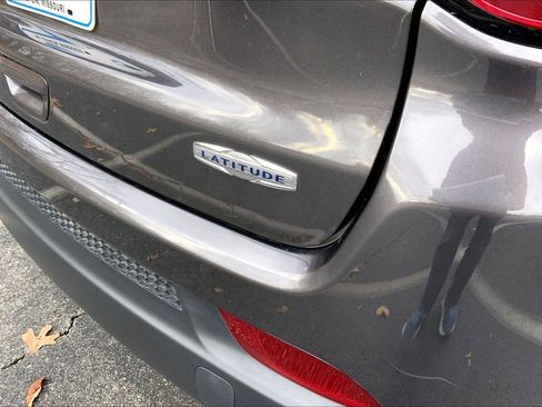 Used 2022 Jeep Compass Latitude image 8