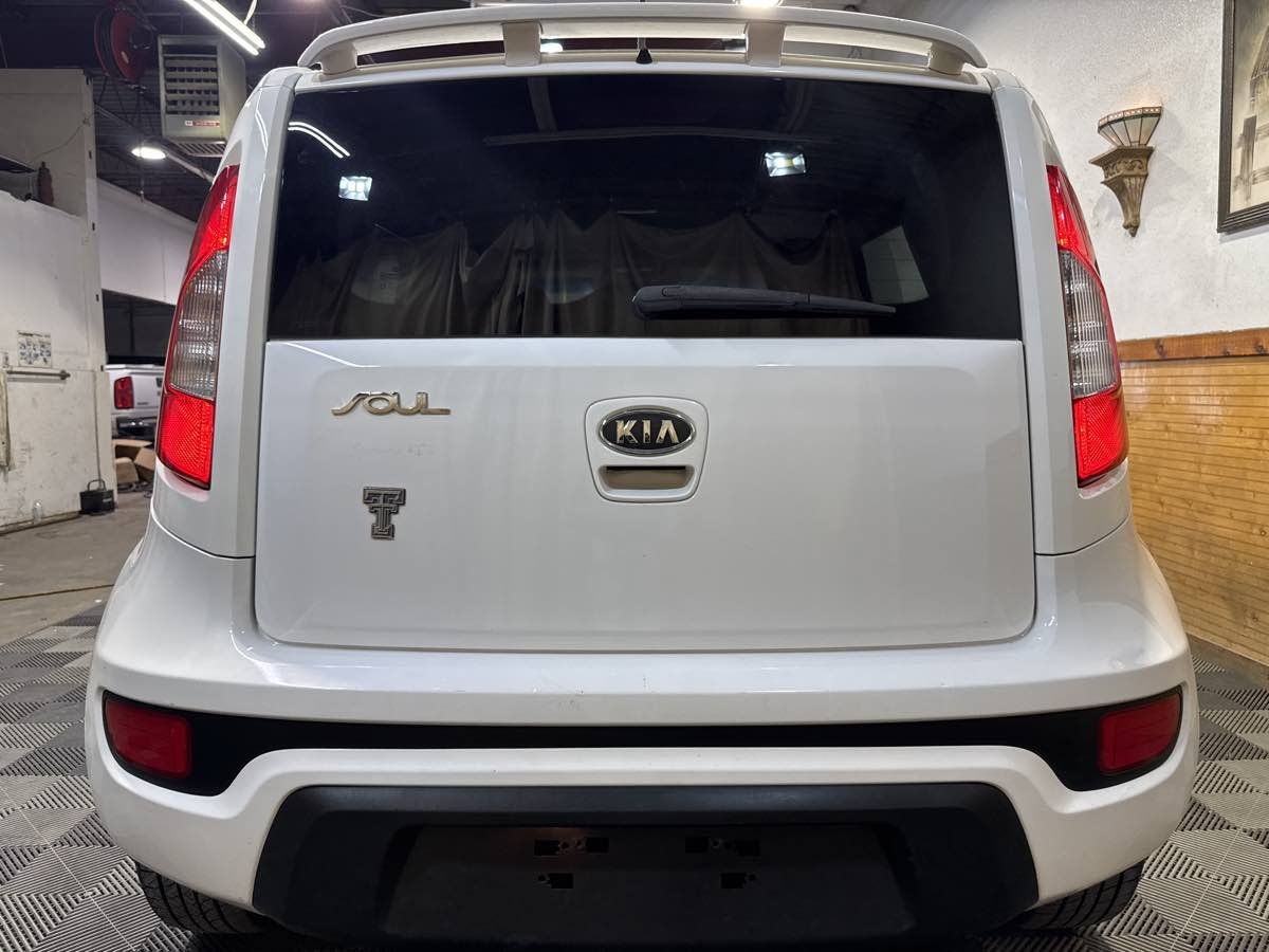 Used 2012 Kia Soul + FWD image 4