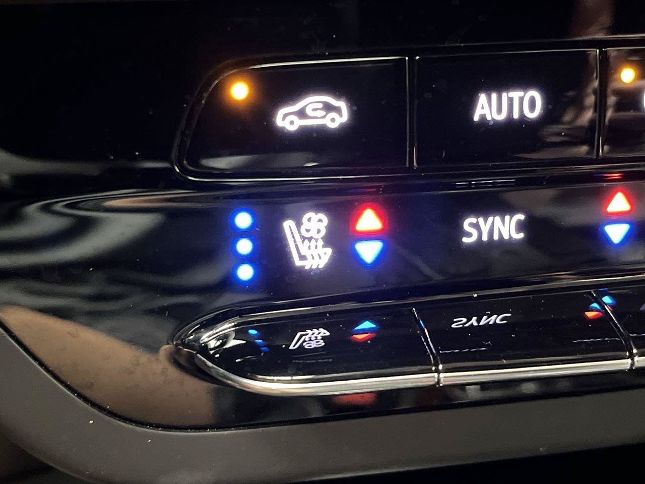 Certified 2023 Buick Envision Avenir AWD/4WD image 23