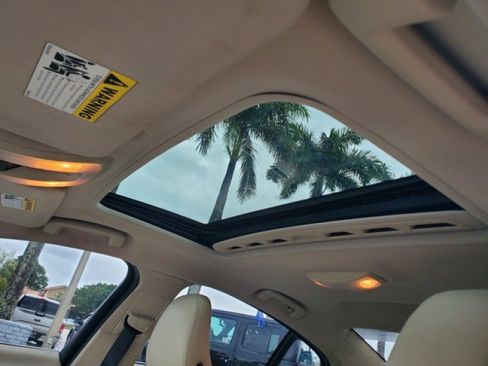 Used 2015 Volvo S60 T5 Premier image 11