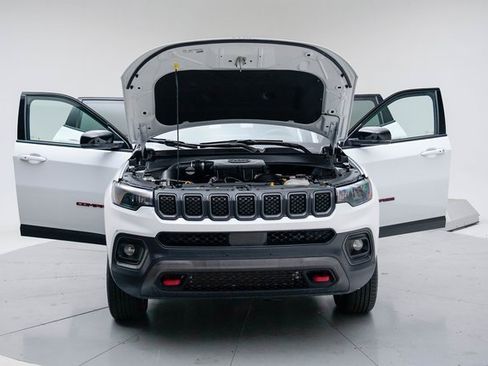 Used 2024 Jeep Compass Trailhawk image 17