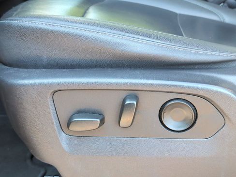 Used 2024 GMC Sierra 1500 SLT AWD/4WD image 18