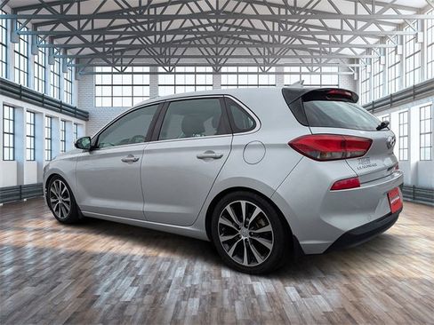 Used 2018 Hyundai Elantra GT image 6