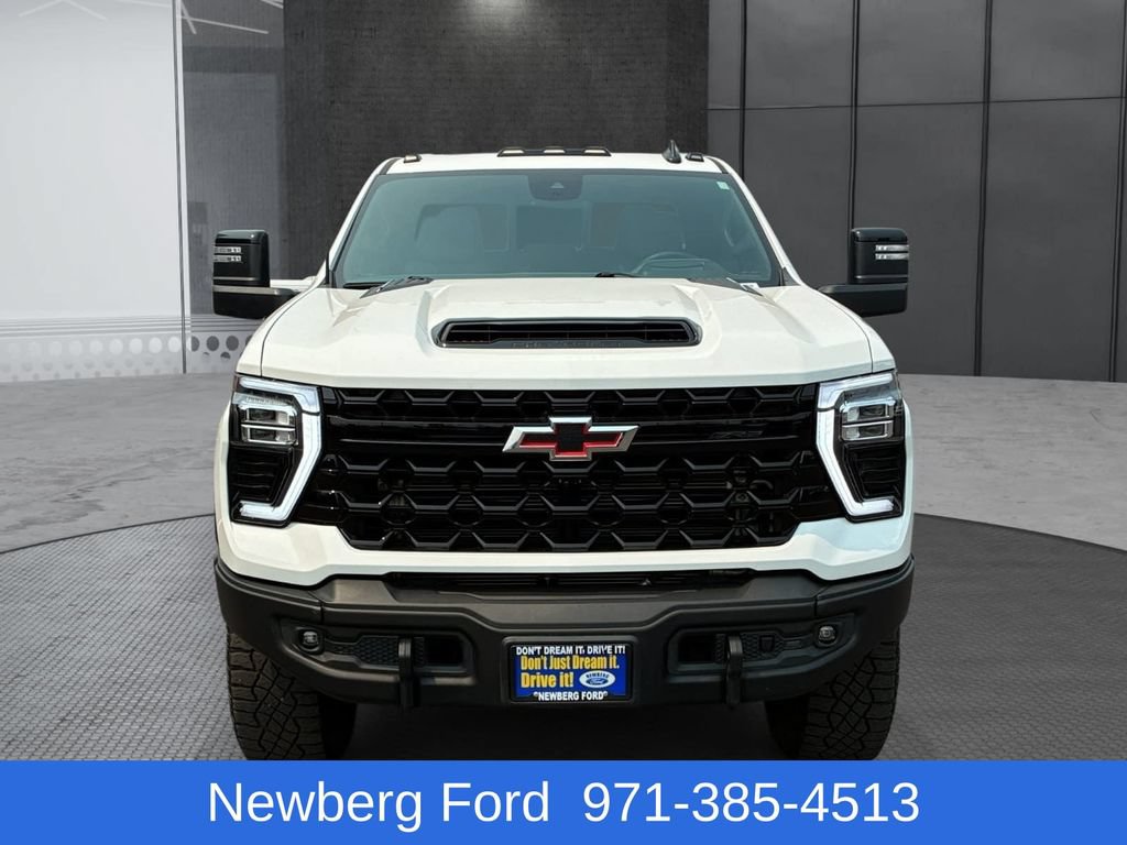 Used 2024 Chevrolet Silverado 2500 ZR2 w/ ZR2 Bison Edition AWD/4WD image 2