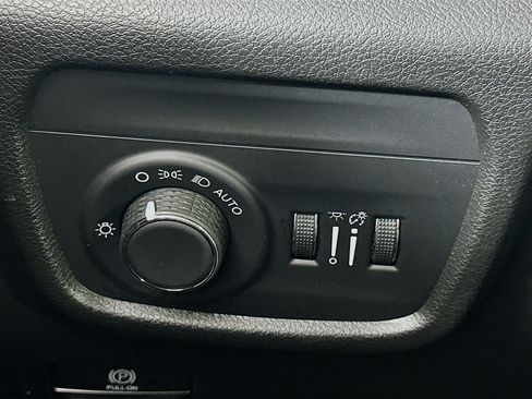 Used 2023 Jeep Grand Cherokee L Laredo w/ Luxury Tech Group I image 17