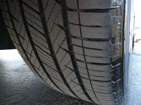 Used 2025 Honda Pilot Black Edition image 12