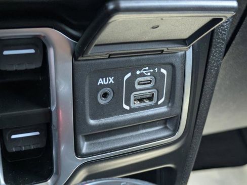 Used 2025 Jeep Wrangler Sahara w/ Safety Group image 30