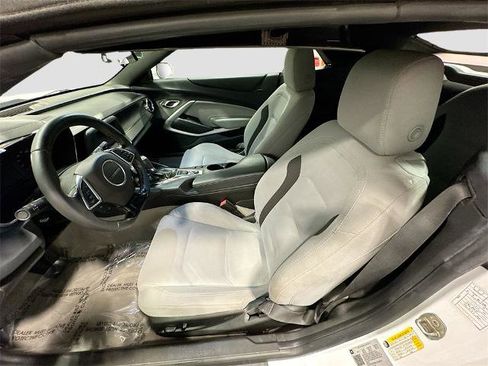 Used 2020 Chevrolet Camaro LT image 17