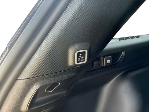Used 2023 Jeep Grand Cherokee Altitude AWD/4WD image 9