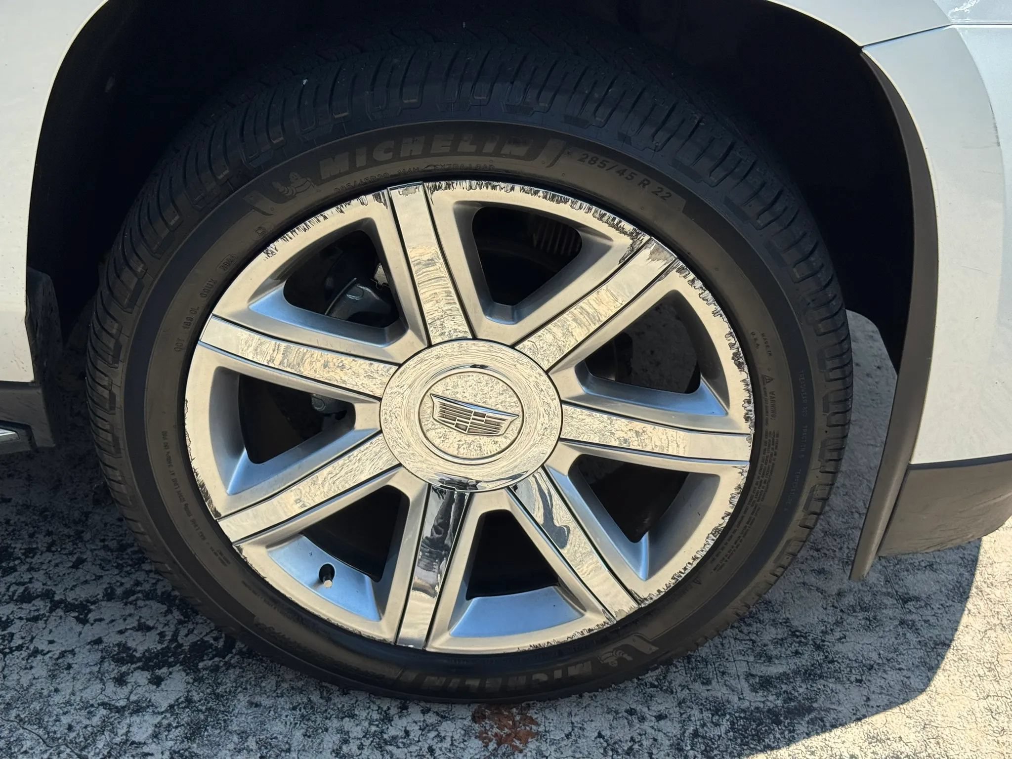 Used 2017 Cadillac Escalade Luxury AWD/4WD image 38