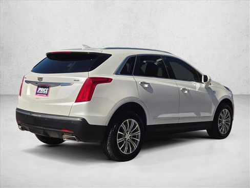 Used 2017 Cadillac XT5 Luxury w/ Driver Awareness Package image 5