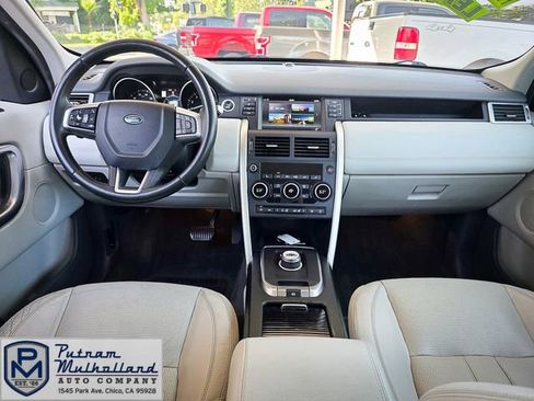 Used 2017 Land Rover Discovery Sport HSE image 9