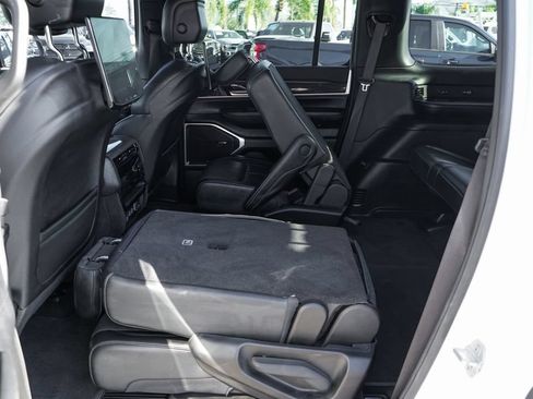 Used 2022 Jeep Wagoneer Series III w/ Rear Seat Video Group 1 AWD/4WD image 38