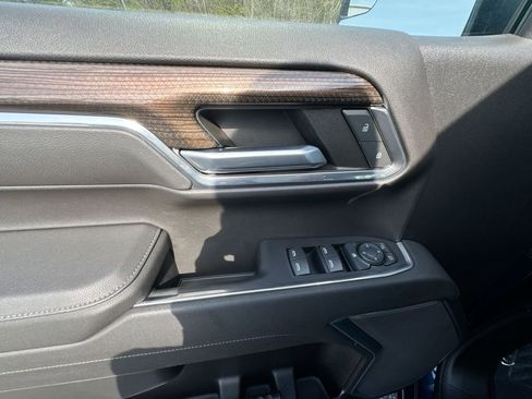Used 2023 Chevrolet Silverado 1500 RST AWD/4WD image 15