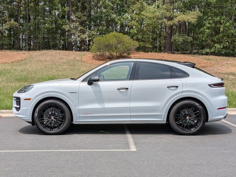 Certified 2026 Porsche Cayenne E-Hybrid Coupe AWD/4WD image 2