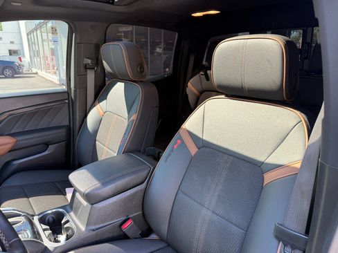 Used 2023 GMC Canyon AT4 w/ LPO, Sports Bar Package AWD/4WD image 14