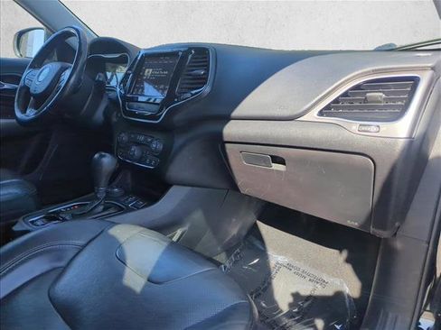 Used 2019 Jeep Cherokee Limited image 28